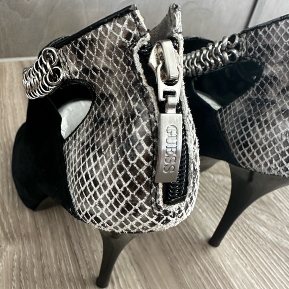 GUESS SUEDE SNAKE PRINT BOOTIES - Picture 6 of 10
